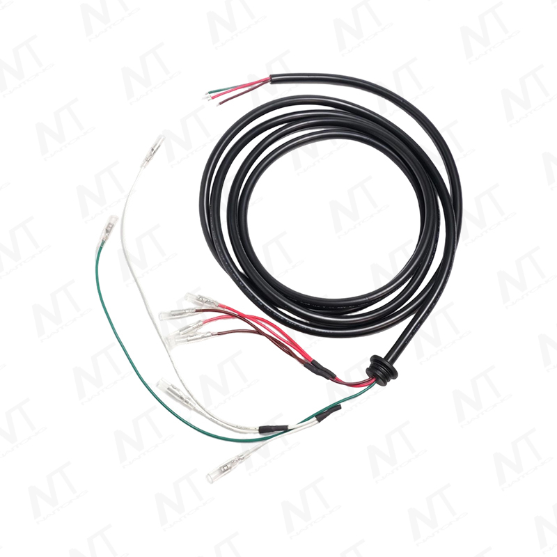 Bộ dây dẫn nhiều lõi có vỏ bọc đến đầu nối dạng xẻng cách điện